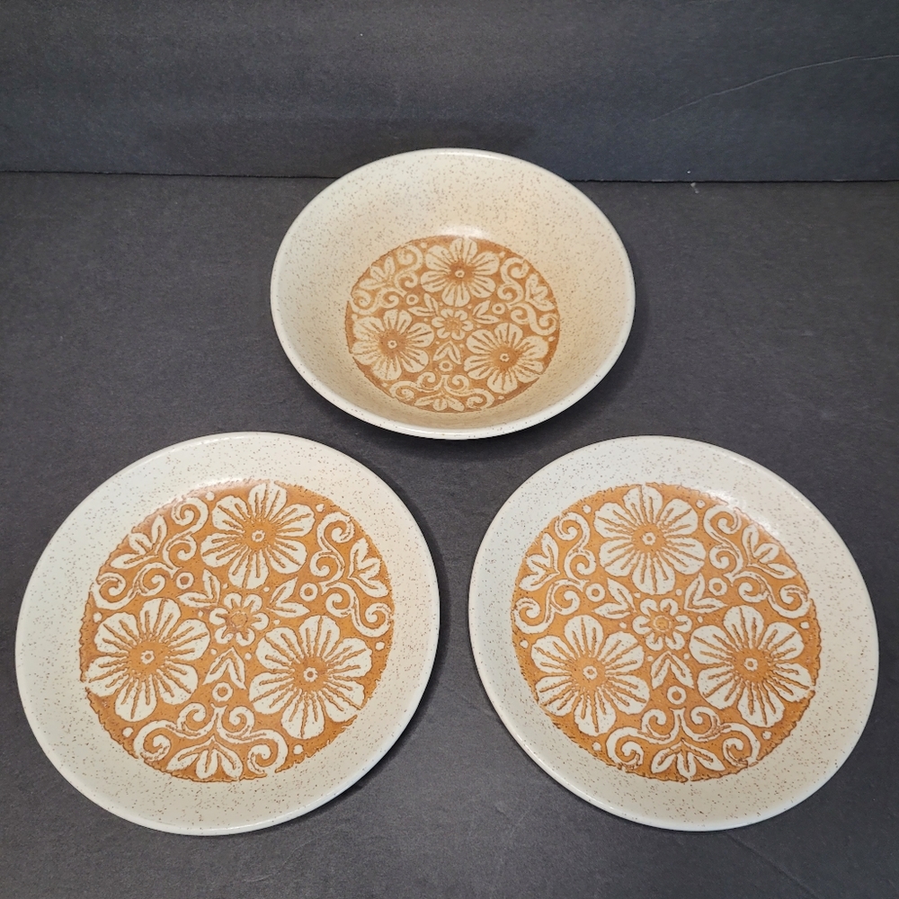 Vintage Biltons Lot Two Dessert Snack Salad Plates and One Cereal Bowl Excellent